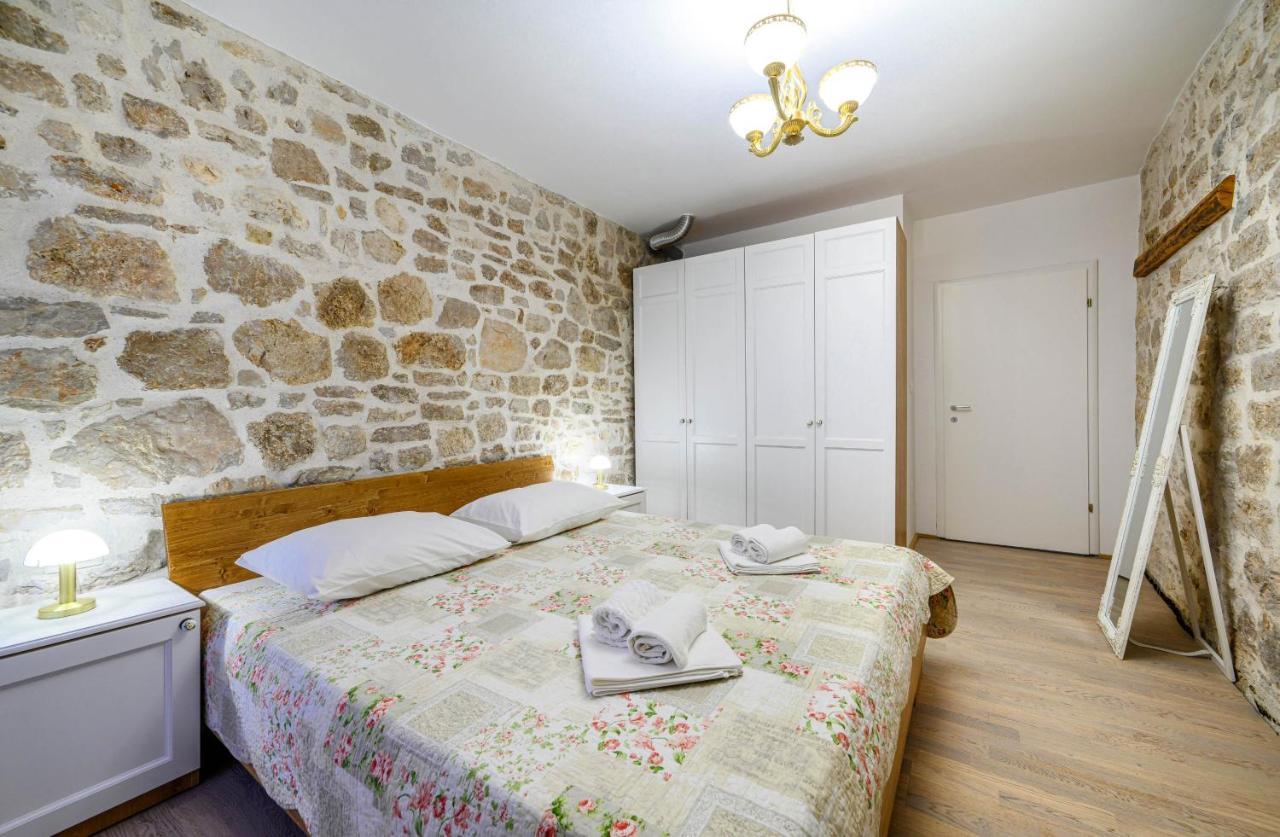 שיבניק Apartments Festum מראה חיצוני תמונה