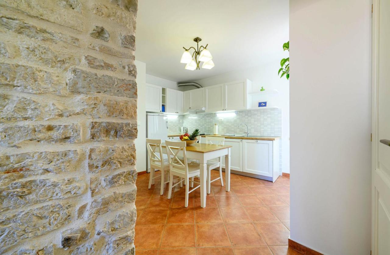 שיבניק Apartments Festum מראה חיצוני תמונה