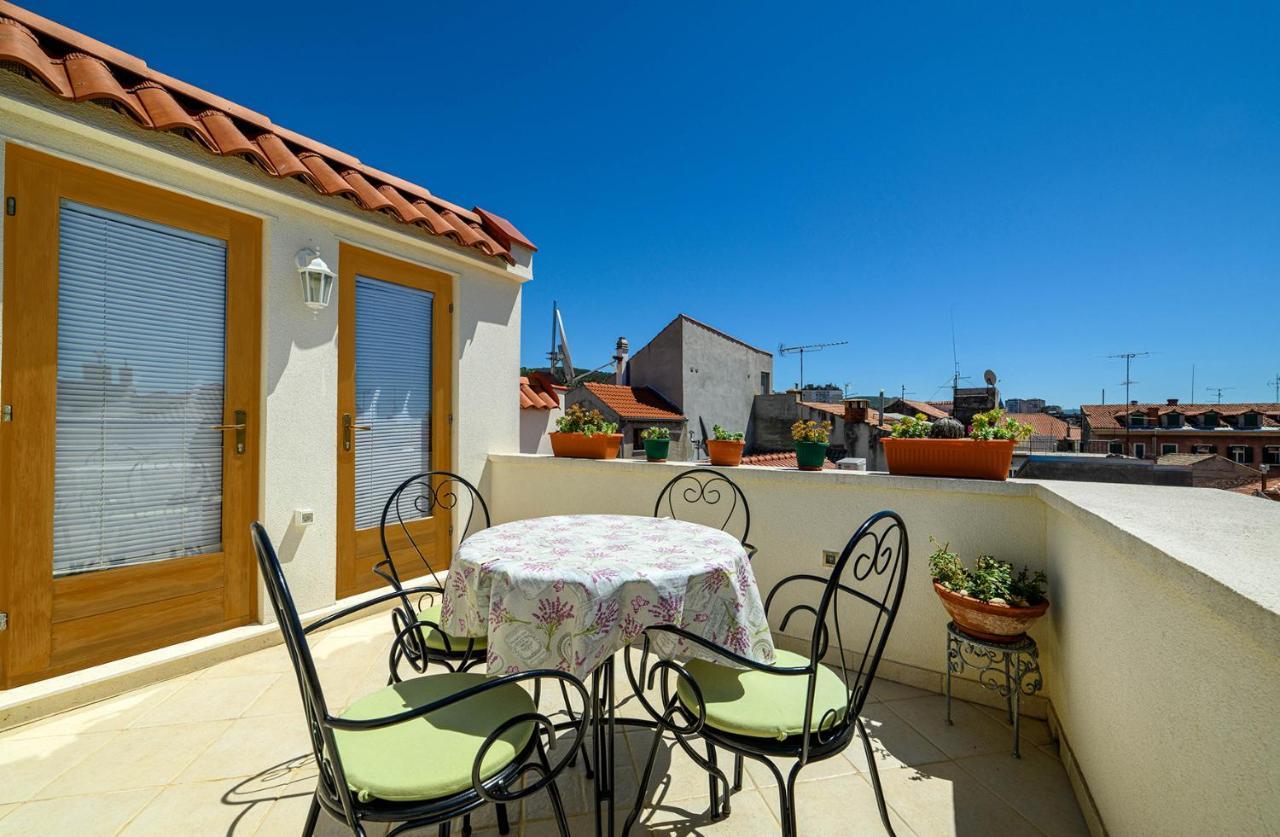 שיבניק Apartments Festum מראה חיצוני תמונה